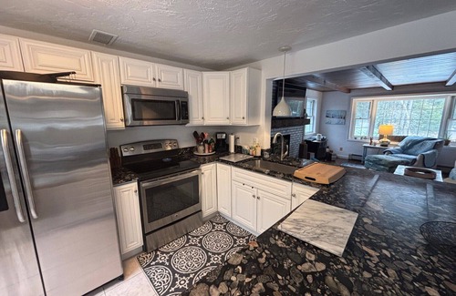 Gilford House | Cape home with Beach access in Dockham Shore Estates