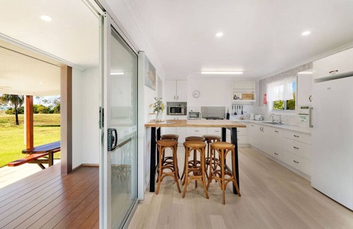 Curtis Island House | Cape Keppel Beach Cottage 1