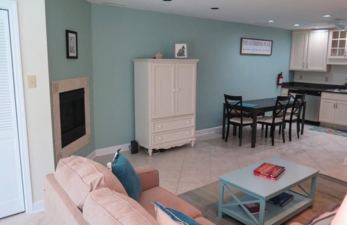 Village Green House | Cape May Peaches, Fully renovated Village Green quad that offers a bright beach atmosphere