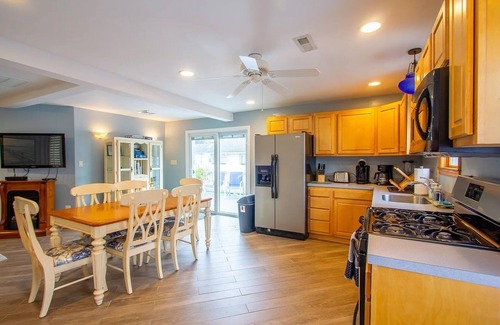 Villas House | Cape May Villas Pet Friendly 3 BR, 2 Bath home w/Hot Tub