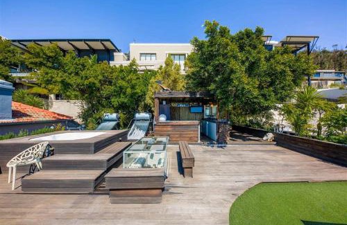 Green Point Apartment | Cape Town Skyroof Apt LoadShedding Proof Ocean Views