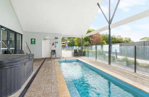 Broadwater House | Cape View 22 - Beachside Escape in Busselton