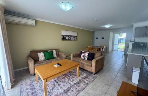 Broadwater House | Cape View 22 - Beachside Escape in Busselton