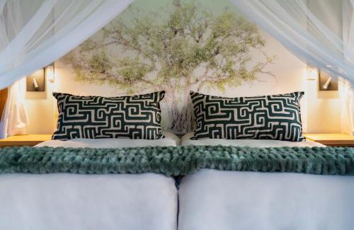 Maruleng Cabin | Cape Vulture Lodge