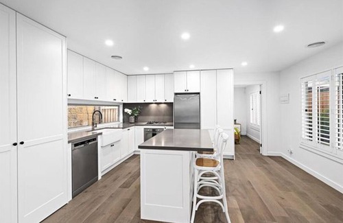 Capel Sound House | Capel Home (House & Guest house) by Ready Set Stay