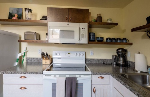Market District Condo | Capistrano- The Rhodee House #4