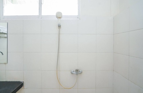 Probolinggo Hotel | Capital O 1430 Hotel Ratna Syariah