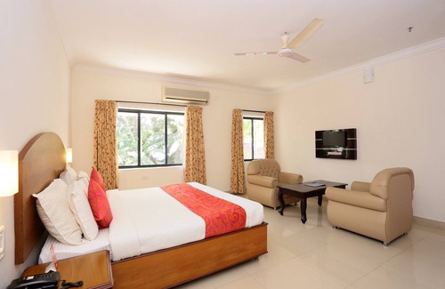 Kollam Hotel | Capital O 19742 Hotel Dona Castle
