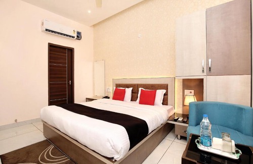 Pharala Hotel | Capital O 37473 Park Manila Resorts