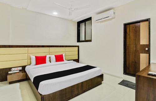 Dhule Hotel | Capital O 60299 Tm Regency
