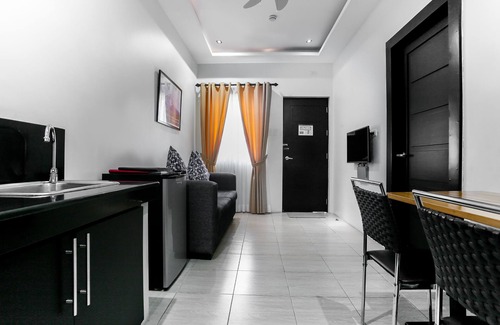 Tagaytay Hotel | Capital O 642 The Junction Tagaytay