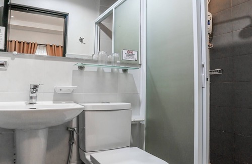 Tagaytay Hotel | Capital O 642 The Junction Tagaytay