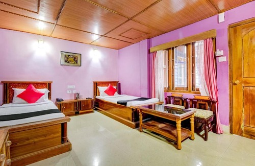 Dirang Hotel | Capital O 64926 Awoo Resort