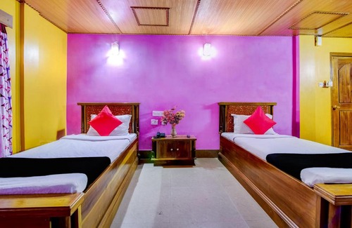 Dirang Hotel | Capital O 64926 Awoo Resort