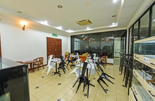 Kampung Gong Badak Hotel | Capital O 90434 Marmoris House