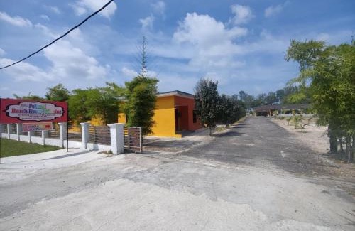 Penyabong Hotel | Capital O 90949 Pelangi Beach Resort Mersing
