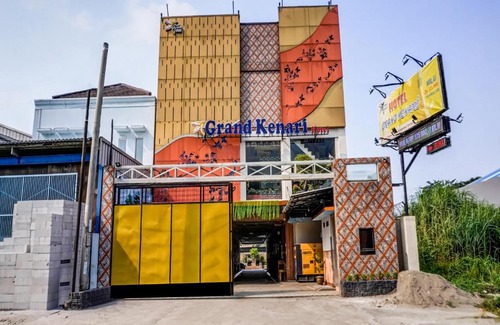 Karawang Hotel | Capital O 91034 Hotel Grand Kenari