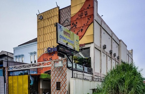 Karawang Hotel | Capital O 91034 Hotel Grand Kenari