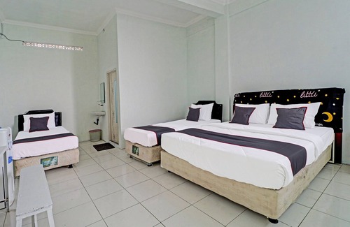 Parongpong Hotel | Capital O 91466 Hotel Neu Backpacker Tf Syariah (smk Tb)