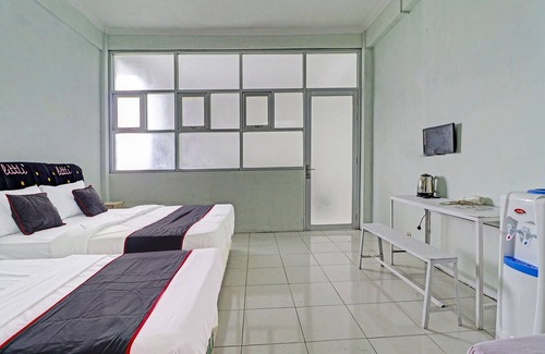 Parongpong Hotel | Capital O 91466 Hotel Neu Backpacker Tf Syariah (smk Tb)