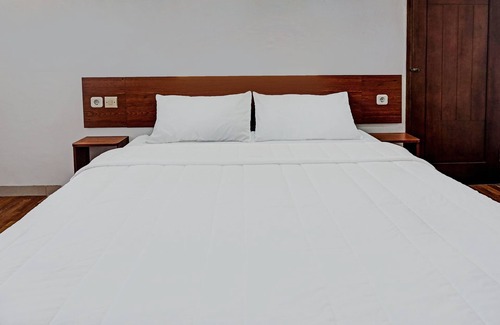 Klojen Hotel | Capital O 92228 Cozy Bromo Homestay