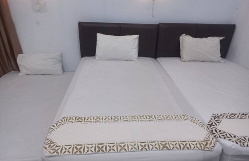 Purwokerto Hotel | Capital O 93872 Natura Guest House Syariah Near alun alun kota purwokerto