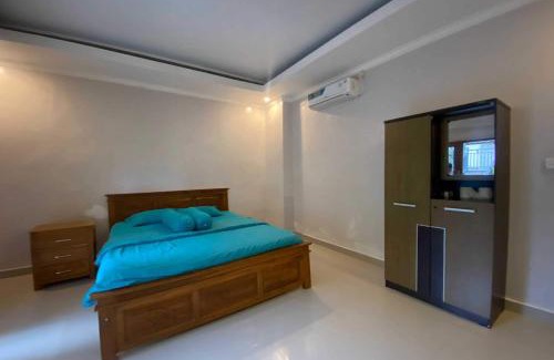 Melayang House | Capital O 93881 Jero House