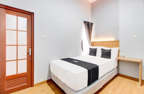 Banguntapan Hotel | Capital O 94314 Sunny Co Living