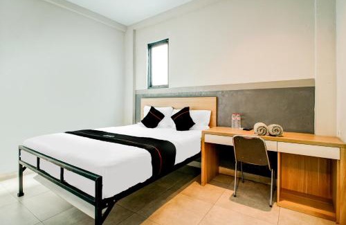 Tanjung Duren Utara Hotel | Capital O 94637 Teratai Residence