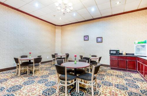 Nacogdoches Hotel | Capital O Nacogdoches - Hwy 59 & SW Stallings