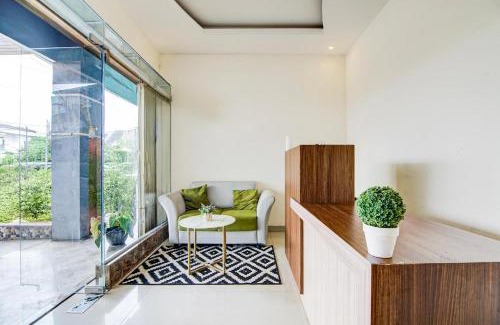 Pekanbaru Hotel | Capital O Pusat Kota Pekanbaru Near Mall Living World Formerly Radja Homestay