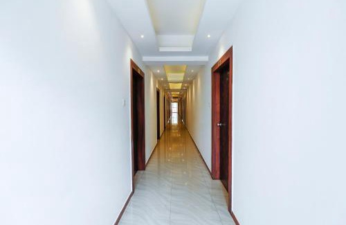 Adyar Hotel | Capital O Sai Arya Residency
