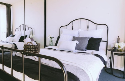 City West Apartment | Capitol Executive Apartment on London Circuit