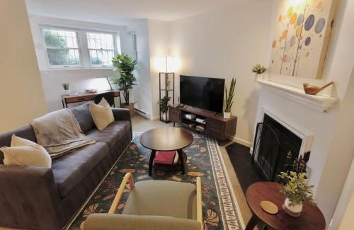 Capitol Hill Apartment | Capitol Hill & Penn - Steps from Eastern Market