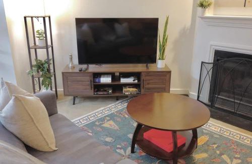Capitol Hill Apartment | Capitol Hill & Penn - Steps from Eastern Market