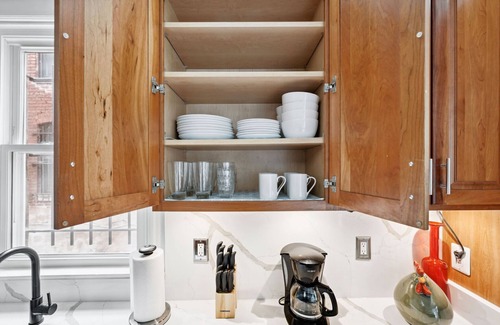 Southeast House | Capitol Hill-SLP 6-Parking-Walk 2 BLK Metro/Cafes