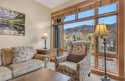Snowmass Village Apartment | Capitol Peak Lodge 3205 by Snowmass Mountain Lodging