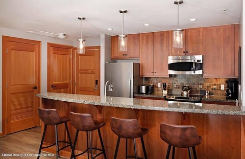 Snowmass Village Condo | Capitol Peak Top Floor Unit with Views of Slopes
