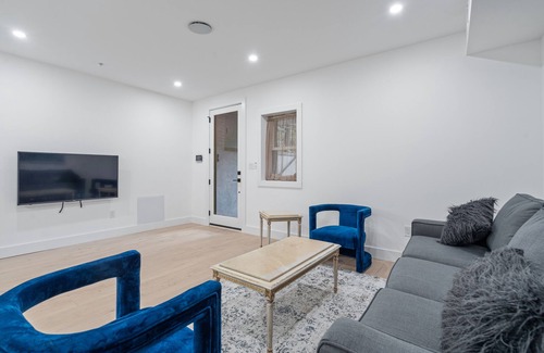 Petworth Apartment | Capitol View1 Townhouse Condo