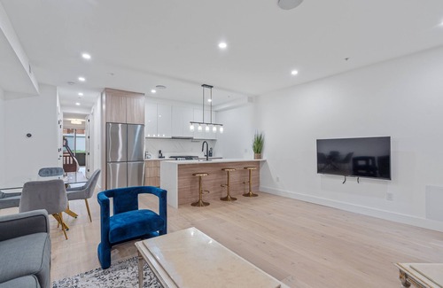 Petworth Apartment | Capitol View1 Townhouse Condo