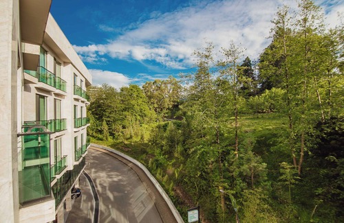 Mtsvane Kontskhi Hotel | Capo Verde Hotel Batumi