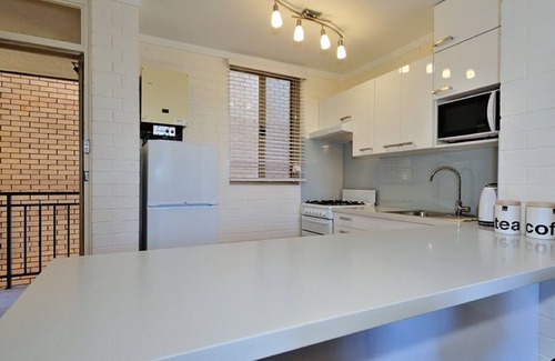 Fremantle Apartment | Cappuccino Delight - central Fremantle apartment + wifi