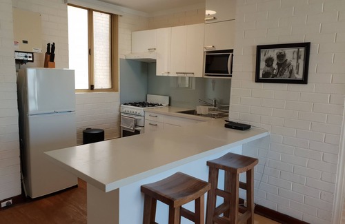 Fremantle Apartment | Cappuccino Delight - central Fremantle apartment + wifi