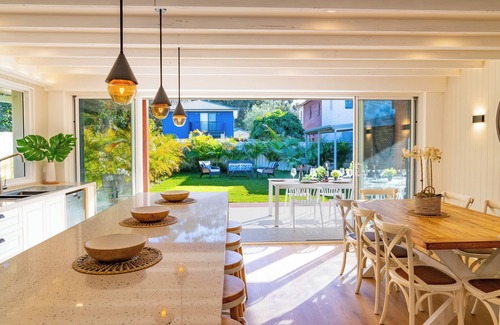 Shoal Bay Villa | Capri Beach House
