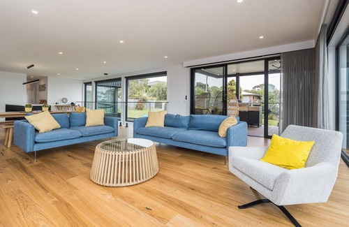 Inverloch House | Capri Blue - Sea Views, Pool/Spa, Beach 1 min walk
