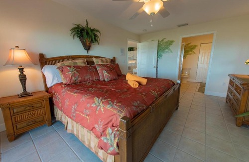 Bradenton Beach House | Capri Condo A