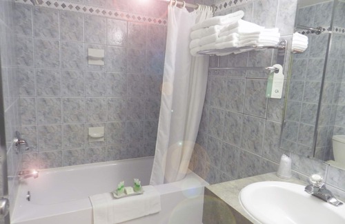 York - Haig Hotel | Capri Inn