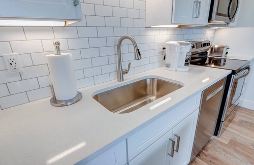Traverse City Condo | Capri TC: Charming Downtown TC Oasis