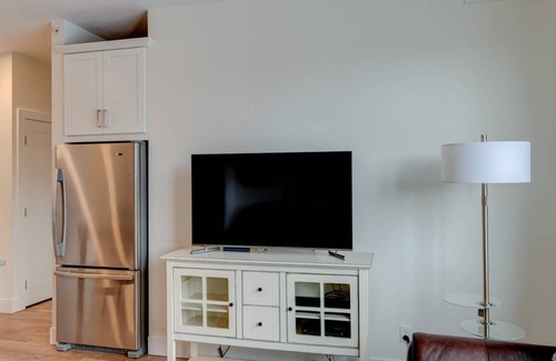 Traverse City Condo | Capri TC: Charming Downtown TC Oasis