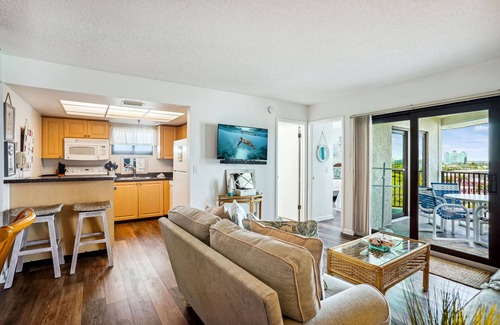 St. Pete Beach Condo | Caprice 501 Top Floor Corner|Stunning Beach Views|Walk to everything!